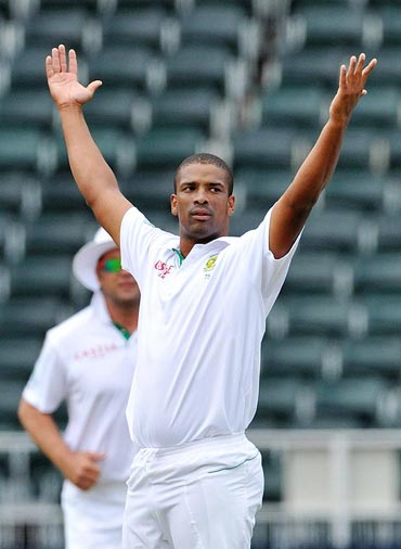 South Africa humiliated Sri Lanka in the first Test