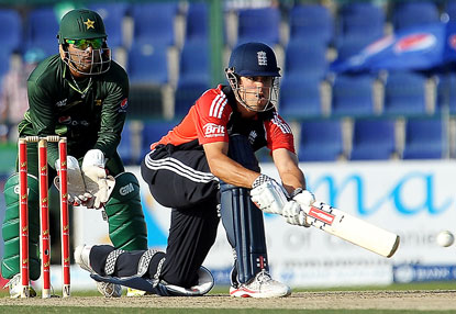 Alastair Cook did it again, scored century against Pakistan in the 2nd ODI