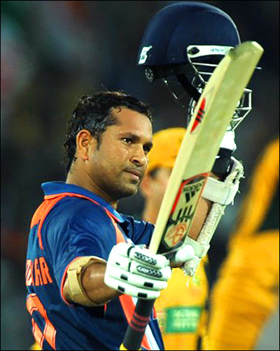 Cricket Dawn | Sachin Tendulkar – The first batsmen to score 10,000 ...