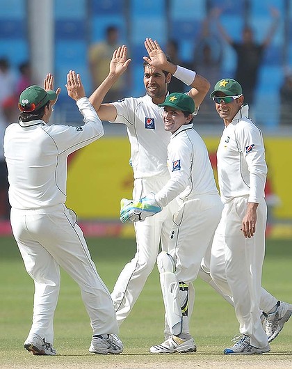 Pakistan bulldozed England in the third Test while creating history