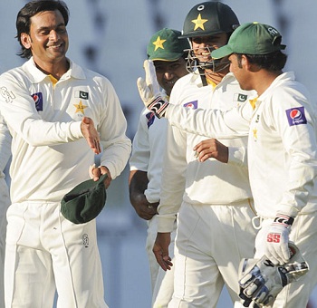 Pakistan celebrates the day by dismissing South Africa