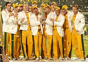 The jubilant Australian squad with the 2009 ICC Champions Trophy