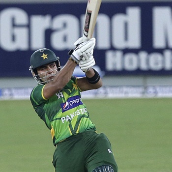 Pakistan crushed Australia